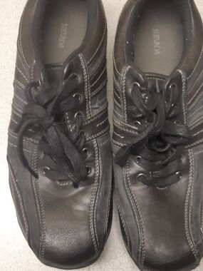 Pre-loved Men's Dressy Black Every Day  Lace-Up Sporty Active Sneakers Size 11